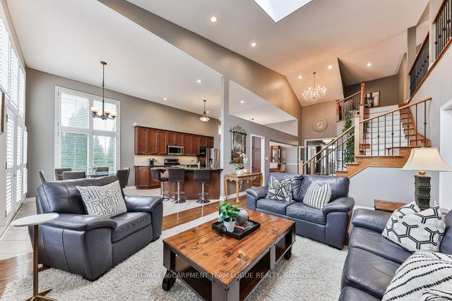 4415 Millcroft Park Dr, House detached with 4 bedrooms, 4 bathrooms and 4 parking in Burlington ON | Image 3