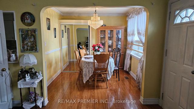 2567 Kingston Rd S, House detached with 3 bedrooms, 2 bathrooms and 4 parking in Toronto ON | Image 6
