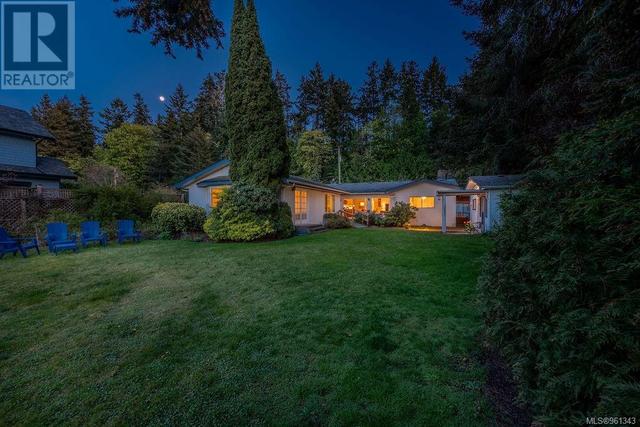8028 Lantzville Rd, House detached with 4 bedrooms, 3 bathrooms and 4 parking in Lantzville BC | Image 44