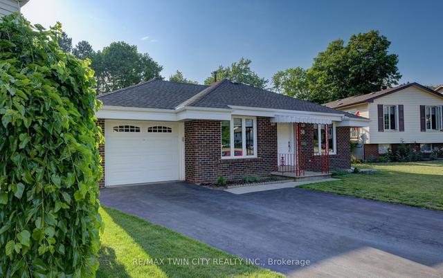 36 Cindy Ave, House detached with 4 bedrooms, 2 bathrooms and 4 parking in Cambridge ON | Image 12