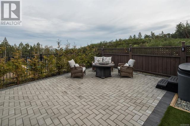 2227 Players Dr, House detached with 6 bedrooms, 4 bathrooms and 3 parking in Langford BC | Image 28