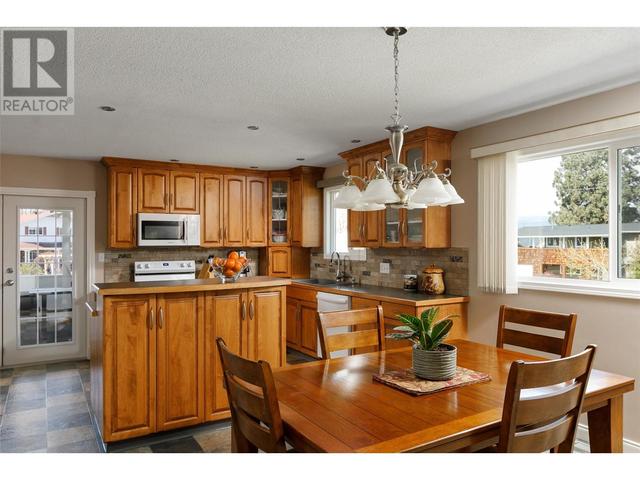 4447 Pinegrove Road, House detached with 5 bedrooms, 2 bathrooms and 4 parking in Kelowna BC | Image 20