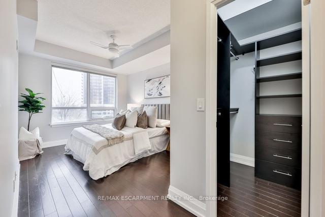 302 - 55 De Boers Dr, Condo with 1 bedrooms, 2 bathrooms and 1 parking in Toronto ON | Image 8