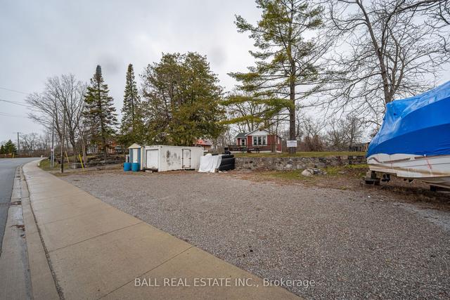 58 Front St E, House detached with 2 bedrooms, 1 bathrooms and 6 parking in Kawartha Lakes ON | Image 22