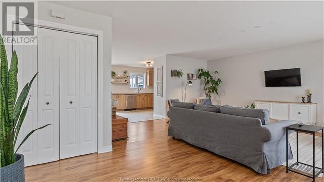 100 Waverley, House detached with 2 bedrooms, 1 bathrooms and null parking in Moncton NB | Image 3