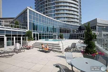 1501 - 218 Queens Quay W, Condo with 2 bedrooms, 2 bathrooms and 1 parking in Toronto ON | Image 4