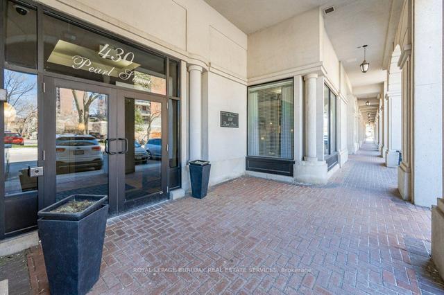 301 - 430 Pearl St, Condo with 2 bedrooms, 2 bathrooms and 1 parking in Burlington ON | Image 12