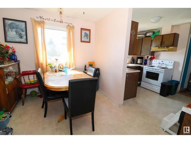 9520 150 Av Nw Nw, House detached with 3 bedrooms, 1 bathrooms and null parking in Edmonton AB | Image 12