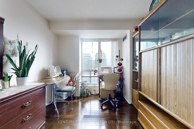 2006 - 8 Lee Centre Dr, Condo with 4 bedrooms, 3 bathrooms and 2 parking in Toronto ON | Image 13