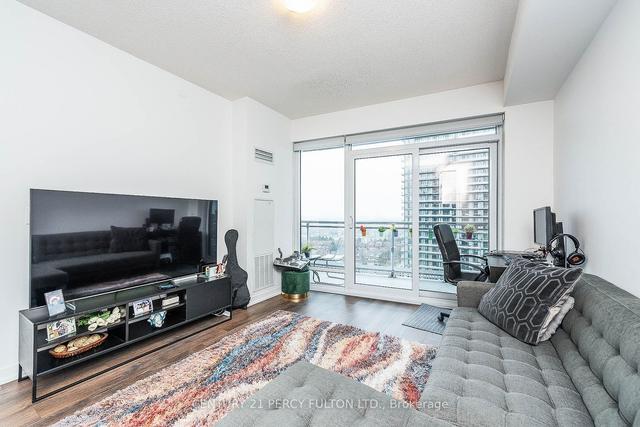 1221 - 2520 Eglinton Ave W, Condo with 1 bedrooms, 2 bathrooms and 1 parking in Mississauga ON | Image 5