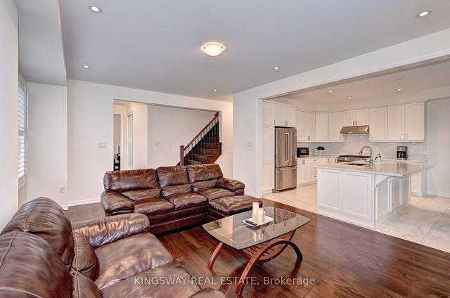 31 Compass Tr, House detached with 4 bedrooms, 3 bathrooms and 4 parking in Cambridge ON | Image 6