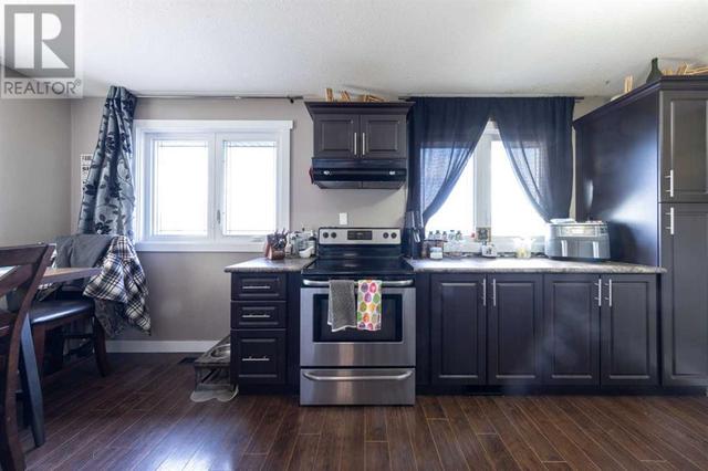 403 5, House detached with 4 bedrooms, 2 bathrooms and 5 parking in Marwayne AB | Image 11