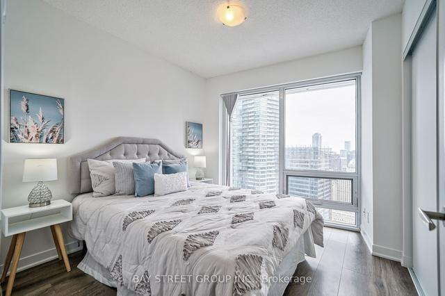 4304 - 88 Harbour St, Condo with 2 bedrooms, 2 bathrooms and 0 parking in Toronto ON | Image 9