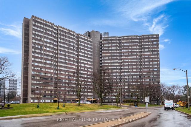 1608 - 11 Wincott Dr, Condo with 3 bedrooms, 2 bathrooms and 2 parking in Toronto ON | Image 11