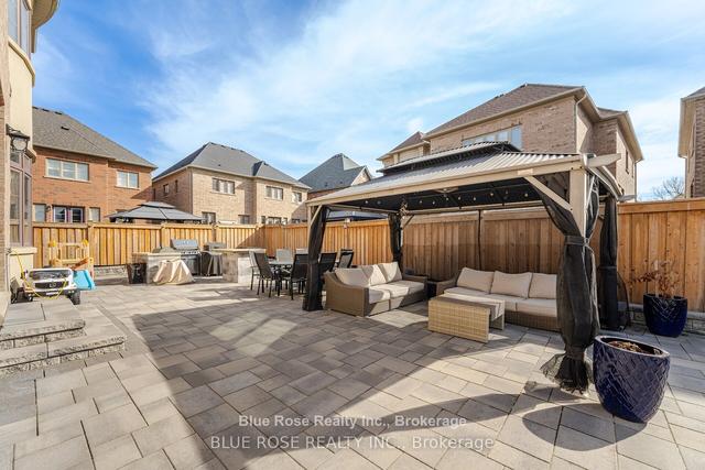 12 Love Crt, House detached with 4 bedrooms, 4 bathrooms and 6 parking in Brampton ON | Image 21