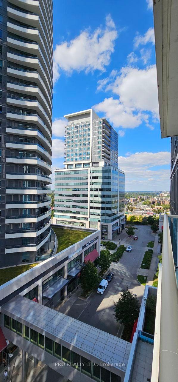 910 - 7165 Yonge St, Condo with 1 bedrooms, 1 bathrooms and 1 parking in Markham ON | Image 2