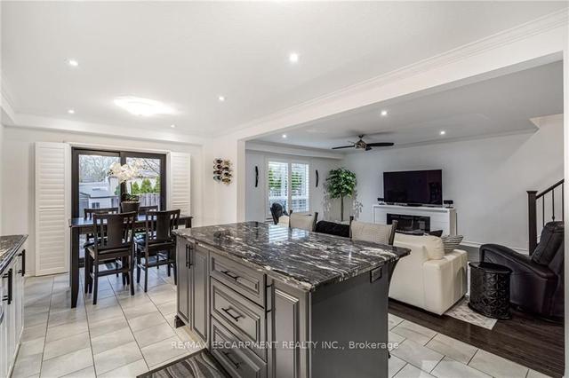 70 Stoneglen Way, House detached with 3 bedrooms, 4 bathrooms and 6 parking in Hamilton ON | Image 7