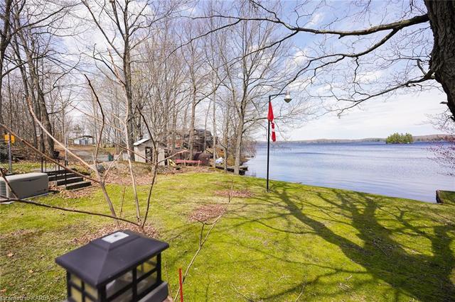 79 Round Island Lane, House detached with 2 bedrooms, 1 bathrooms and 3 parking in South Frontenac ON | Image 2