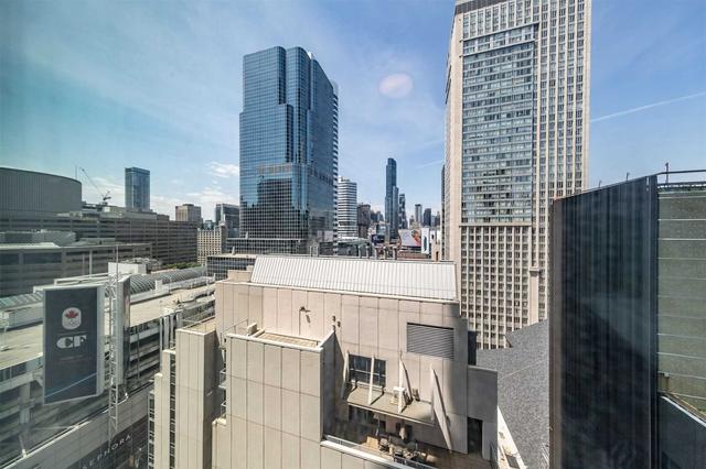1201 - 197 Yonge St, Condo with 1 bedrooms, 1 bathrooms and 0 parking in Toronto ON | Image 8