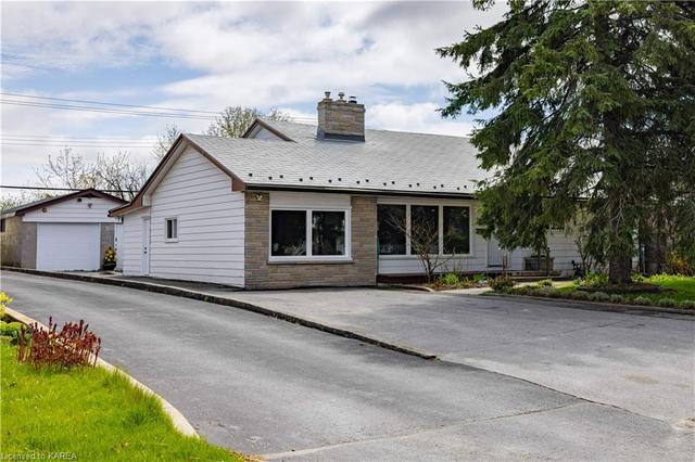 247 Avenue Road, House detached with 4 bedrooms, 2 bathrooms and 8 parking in Kingston ON | Image 1