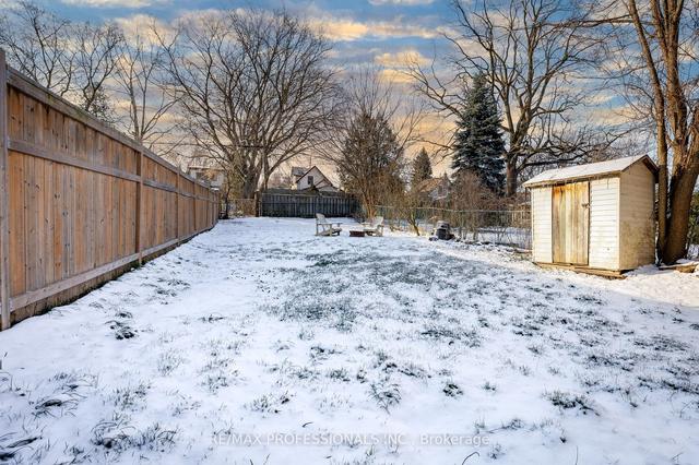 1173 York St, House detached with 2 bedrooms, 1 bathrooms and 3 parking in London ON | Image 13