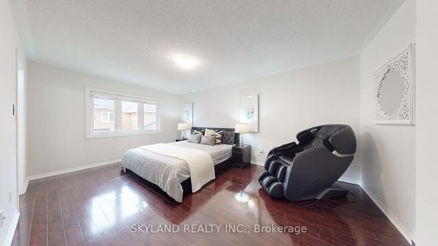 9 Magnotta Rd, House attached with 3 bedrooms, 4 bathrooms and 3 parking in Markham ON | Image 7
