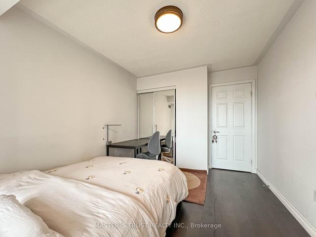 2308 - 909 Bay St, Condo with 2 bedrooms, 2 bathrooms and 1 parking in Toronto ON | Image 4