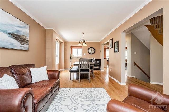 68 Ipswich Terrace, House detached with 4 bedrooms, 3 bathrooms and 5 parking in Ottawa ON | Image 6