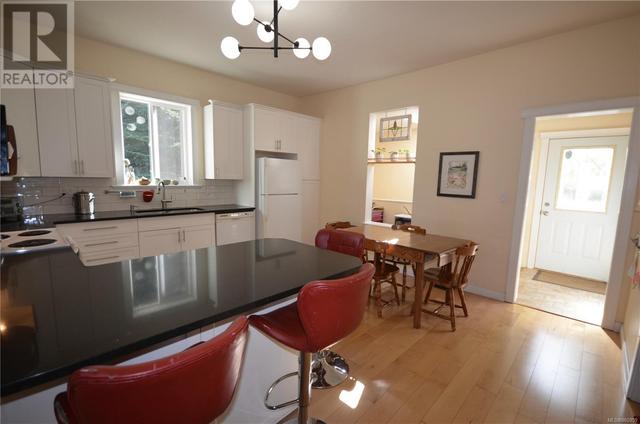 9 Machleary St, House detached with 3 bedrooms, 2 bathrooms and 1 parking in Nanaimo BC | Image 5