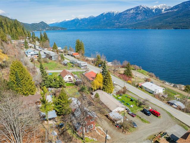 3553 Sprague Street, House detached with 2 bedrooms, 2 bathrooms and null parking in Central Kootenay D BC | Image 12