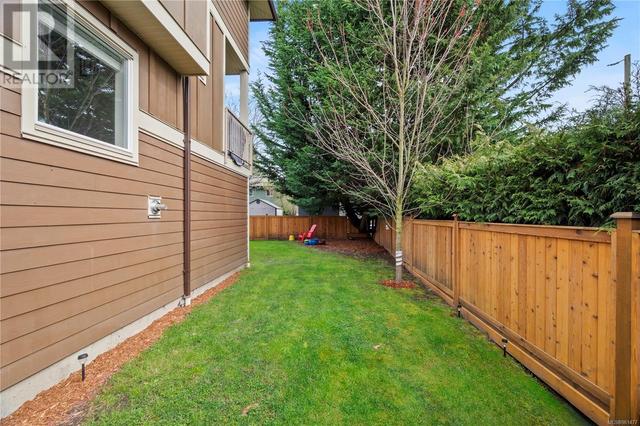 6 - 2923 Shelbourne St, House attached with 3 bedrooms, 3 bathrooms and 1 parking in Victoria BC | Image 22