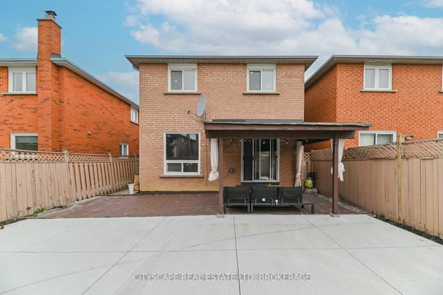 32 Pennsylvania Ave, House detached with 4 bedrooms, 4 bathrooms and 4 parking in Brampton ON | Image 35