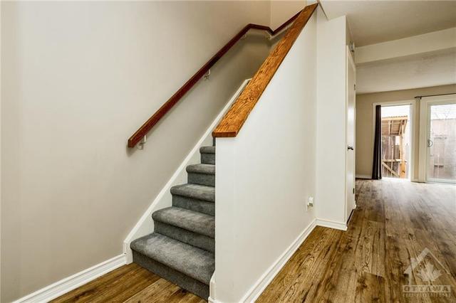 69 Bannerhill Private, Townhouse with 3 bedrooms, 2 bathrooms and 2 parking in Ottawa ON | Image 9