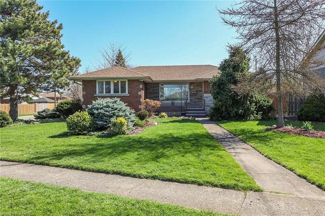 35 Hewko Street, House detached with 3 bedrooms, 1 bathrooms and 5 parking in St. Catharines ON | Image 12