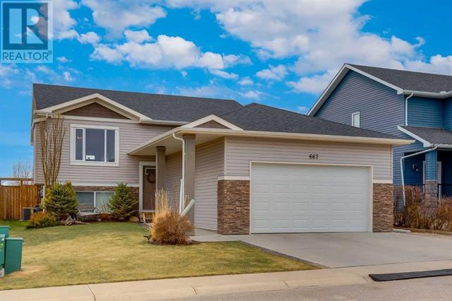 667 West Highland Crescent, House detached with 4 bedrooms, 3 bathrooms and 4 parking in Carstairs AB | Image 44