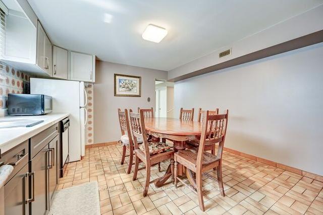 43 Starview Dr, House semidetached with 3 bedrooms, 2 bathrooms and 4 parking in Toronto ON | Image 22