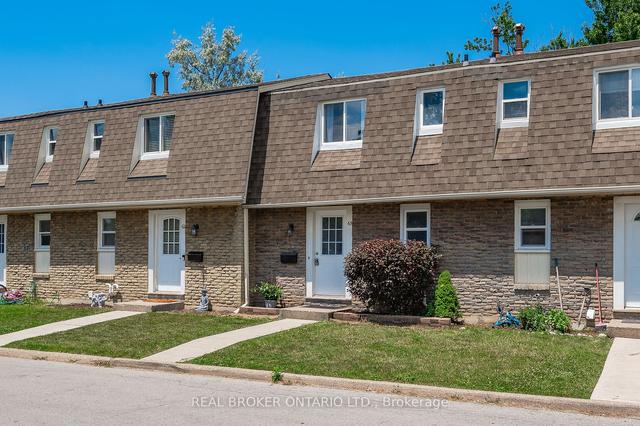 65 - 131 Rockwood Ave, Townhouse with 2 bedrooms, 1 bathrooms and 1 parking in St. Catharines ON | Image 1