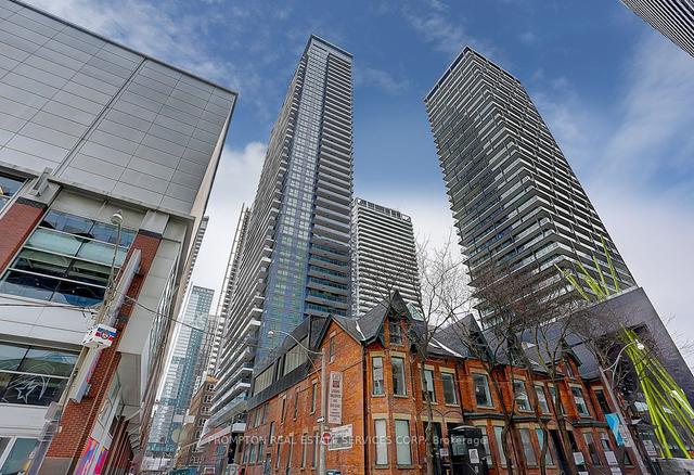 2911 - 38 Widmer St, Condo with 3 bedrooms, 2 bathrooms and 0 parking in Toronto ON | Image 10