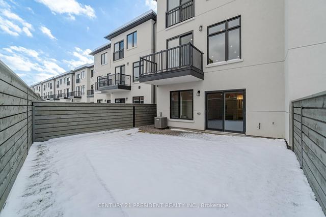 35 St Gaspar Crt, House semidetached with 3 bedrooms, 4 bathrooms and 3 parking in Toronto ON | Image 33