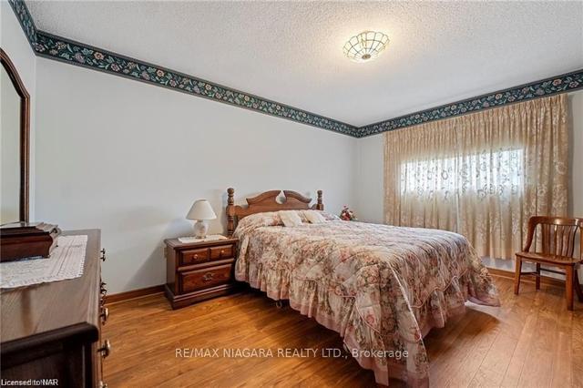 7853 Alfred St, House detached with 3 bedrooms, 2 bathrooms and 4 parking in Niagara Falls ON | Image 6