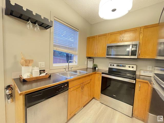 31 - 6410 134 Av Nw, House semidetached with 3 bedrooms, 2 bathrooms and 2 parking in Edmonton AB | Image 6