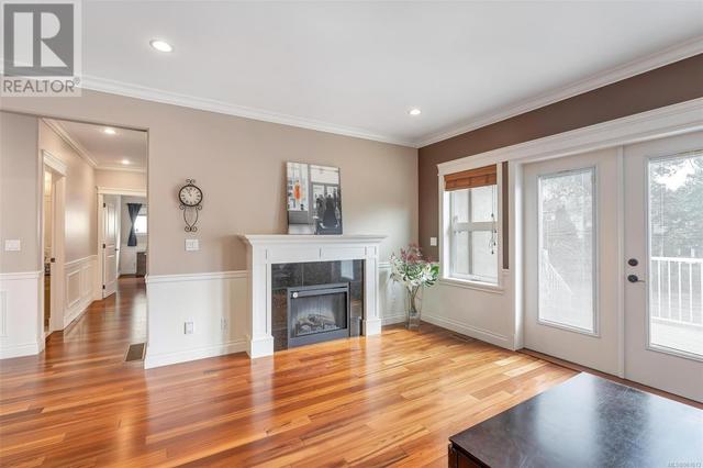 1705 De Sousa Pl, House detached with 4 bedrooms, 4 bathrooms and 2 parking in Saanich BC | Image 19