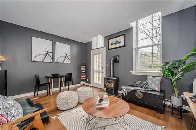 3 - 196 Arthur Street N, House attached with 2 bedrooms, 1 bathrooms and 1 parking in Guelph ON | Image 7