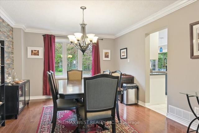 20 Iris Cres, House detached with 4 bedrooms, 4 bathrooms and 4 parking in Brampton ON | Image 20