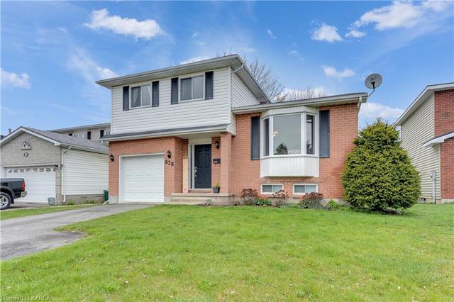 828 Cataraqui Woods Drive, House detached with 3 bedrooms, 1 bathrooms and 4 parking in Kingston ON | Image 1