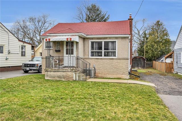 85 Walter Avenue N, House detached with 3 bedrooms, 1 bathrooms and 2 parking in Hamilton ON | Image 3