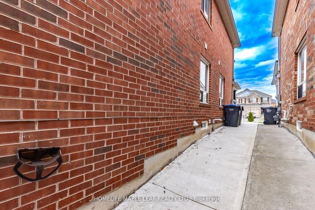 53 Herdwick St, House semidetached with 3 bedrooms, 4 bathrooms and 5 parking in Brampton ON | Image 29