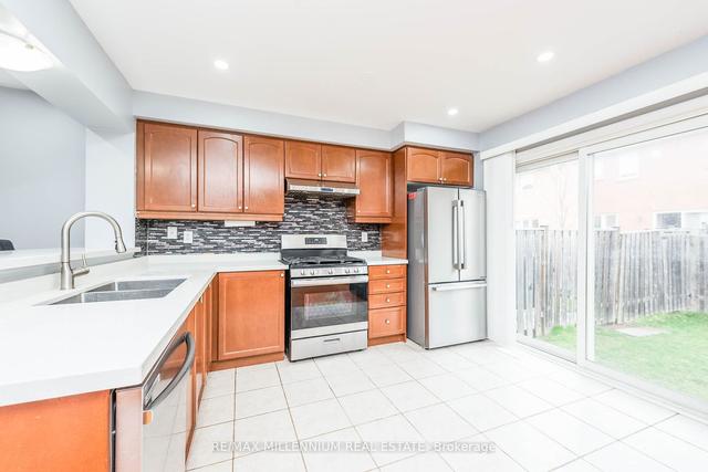 653 Gervais Terr, House attached with 3 bedrooms, 3 bathrooms and 2 parking in Milton ON | Image 30