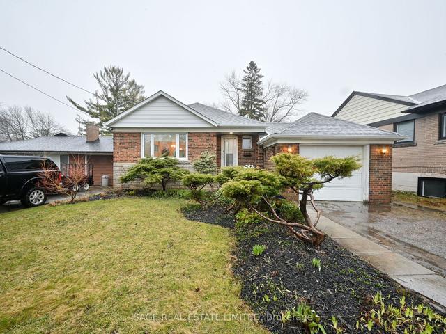 15 Saunders Rd, House detached with 3 bedrooms, 2 bathrooms and 4 parking in Toronto ON | Image 12