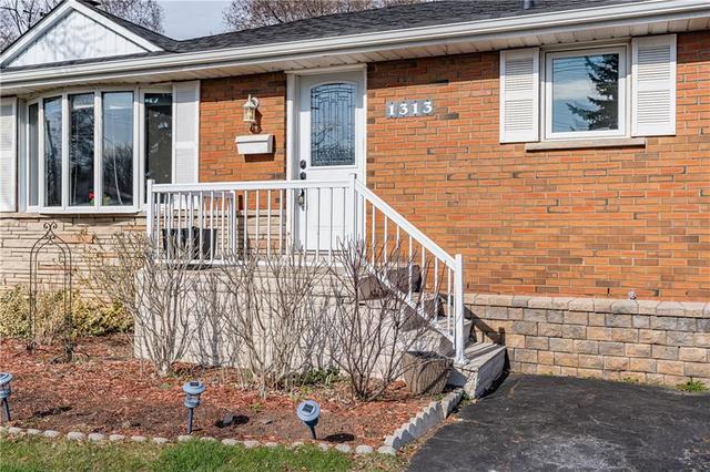 1313 Fisher Avenue, House detached with 3 bedrooms, 1 bathrooms and 2 parking in Burlington ON | Image 4